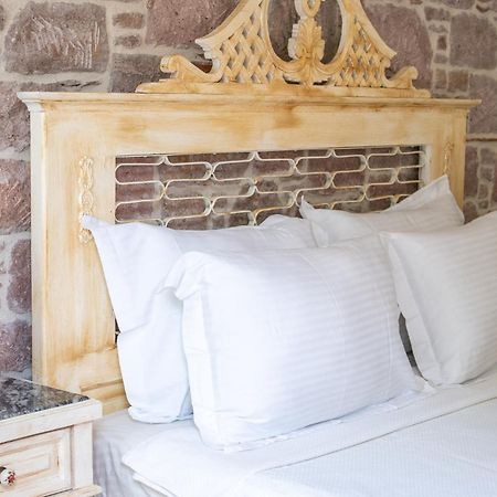 Cunda Mor Limon Otel Ayvalı Extérieur photo