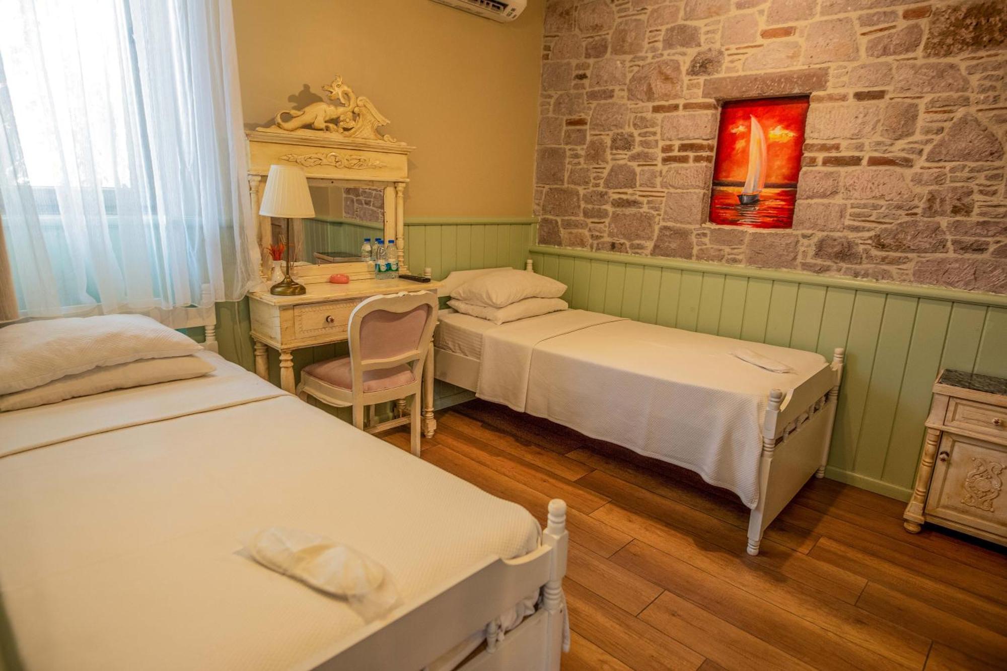 Cunda Mor Limon Otel Ayvalı Extérieur photo